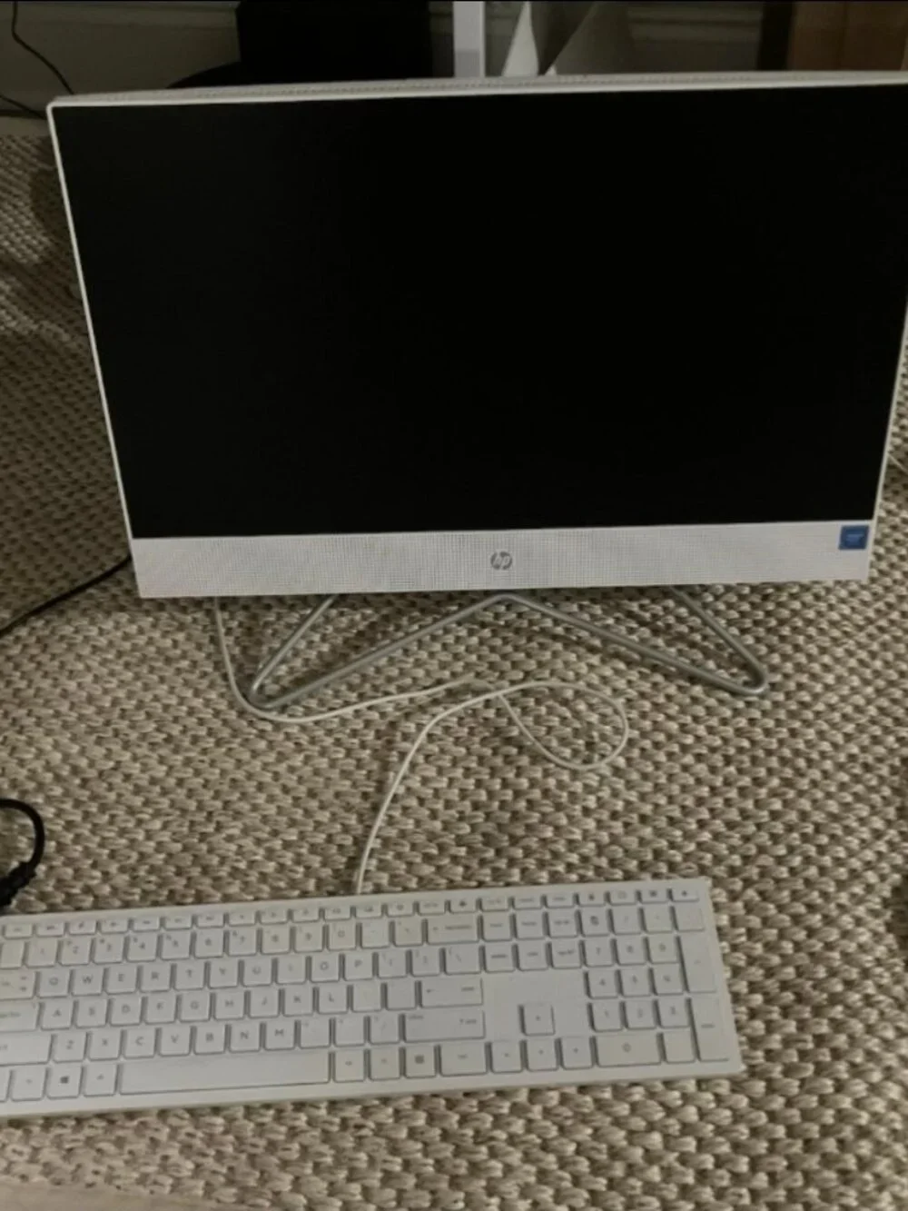 HP 22 All-in-One Desktop Computer